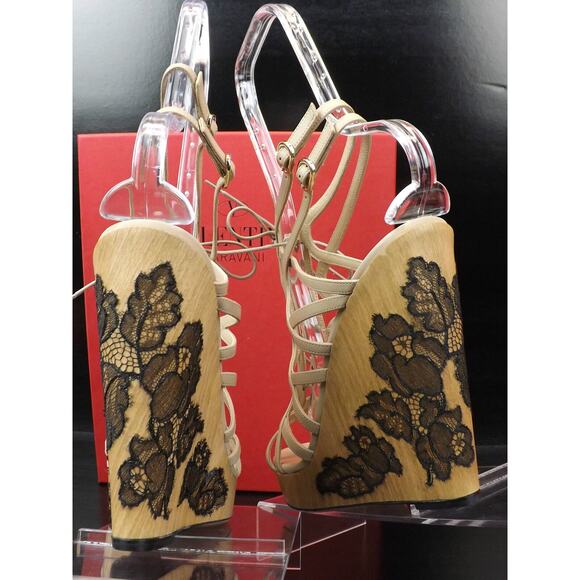 NIB VALENTINO NUDE LEATHER CAGE LACE UP WOODEN LACE WEDGES SANDALS 40 $1095 - Picture 4 of 12